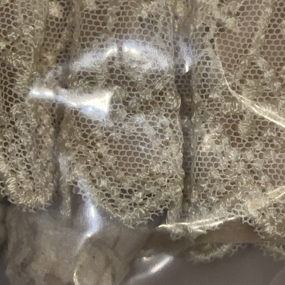 Vintage 6.5" Porcelain Doll Beige Velvet Dress Ivory Lace Trim Bonnet Gorham - Picture 5 of 13